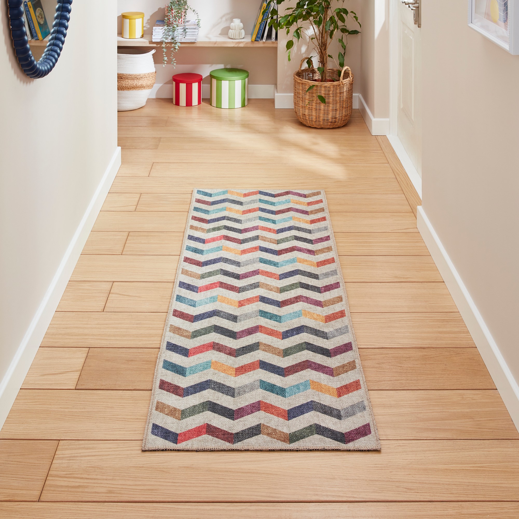 Coral H1059 Modern Washable Chevron Runner Rugs In Multi